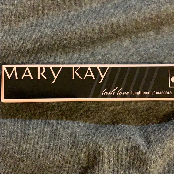 Mary Kay lash love lengthening mascara - Picture 1 of 1